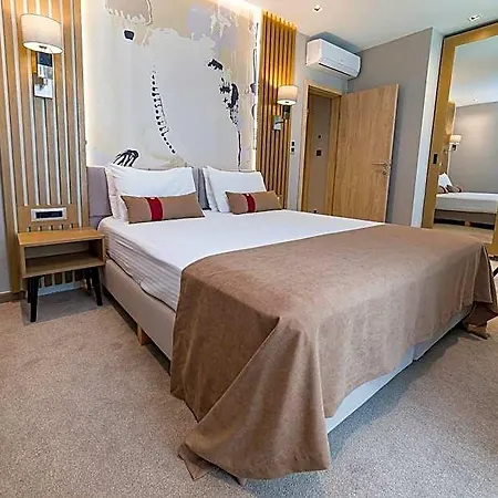 Park Aparthotel 4*